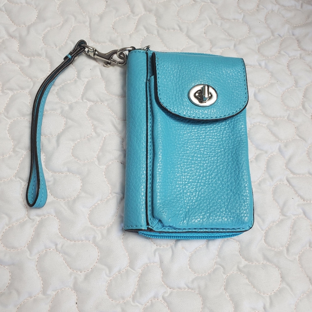 COACH small leather wristlet . - Picture 7 of 14